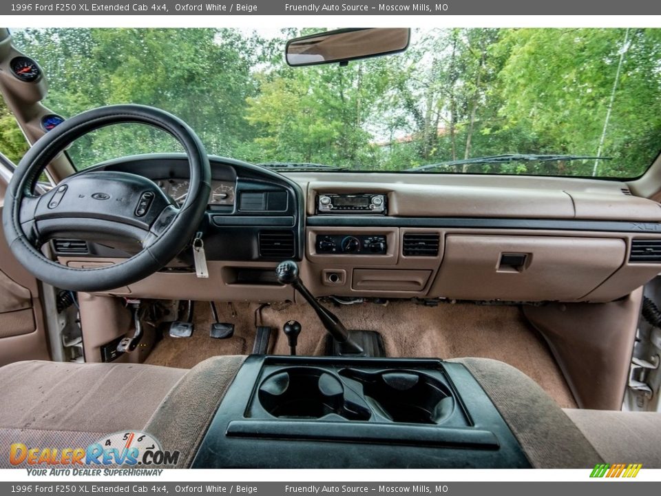 Beige Interior - 1996 Ford F250 XL Extended Cab 4x4 Photo #31