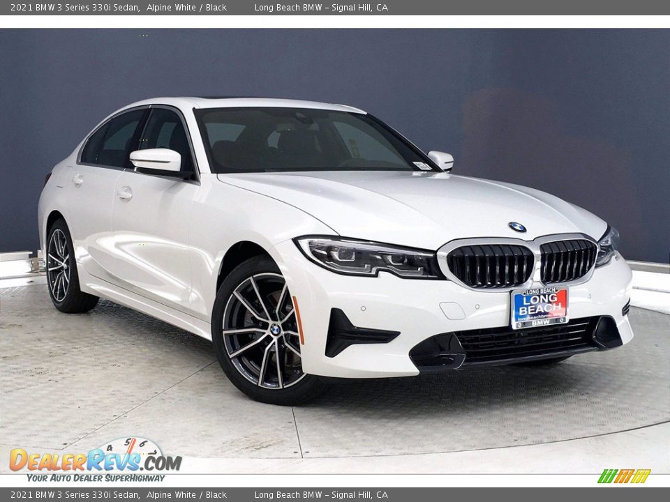 Front 3/4 View of 2021 BMW 3 Series 330i Sedan Photo #19