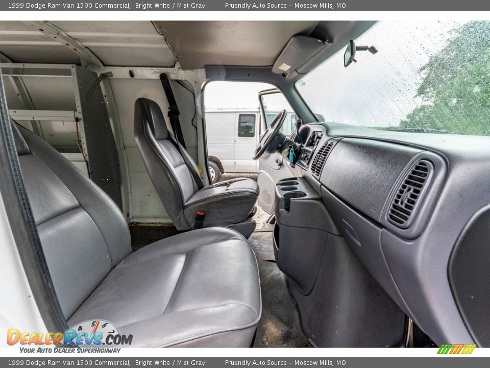 Front Seat of 1999 Dodge Ram Van 1500 Commercial Photo #31