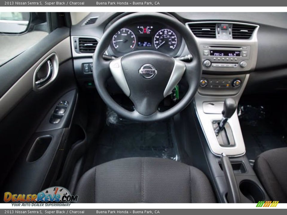 2013 Nissan Sentra S Super Black / Charcoal Photo #5