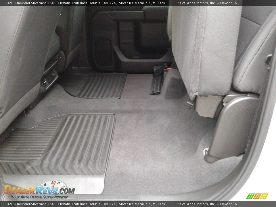 2020 Chevrolet Silverado 1500 Custom Trail Boss Double Cab 4x4 Silver Ice Metallic / Jet Black Photo #15