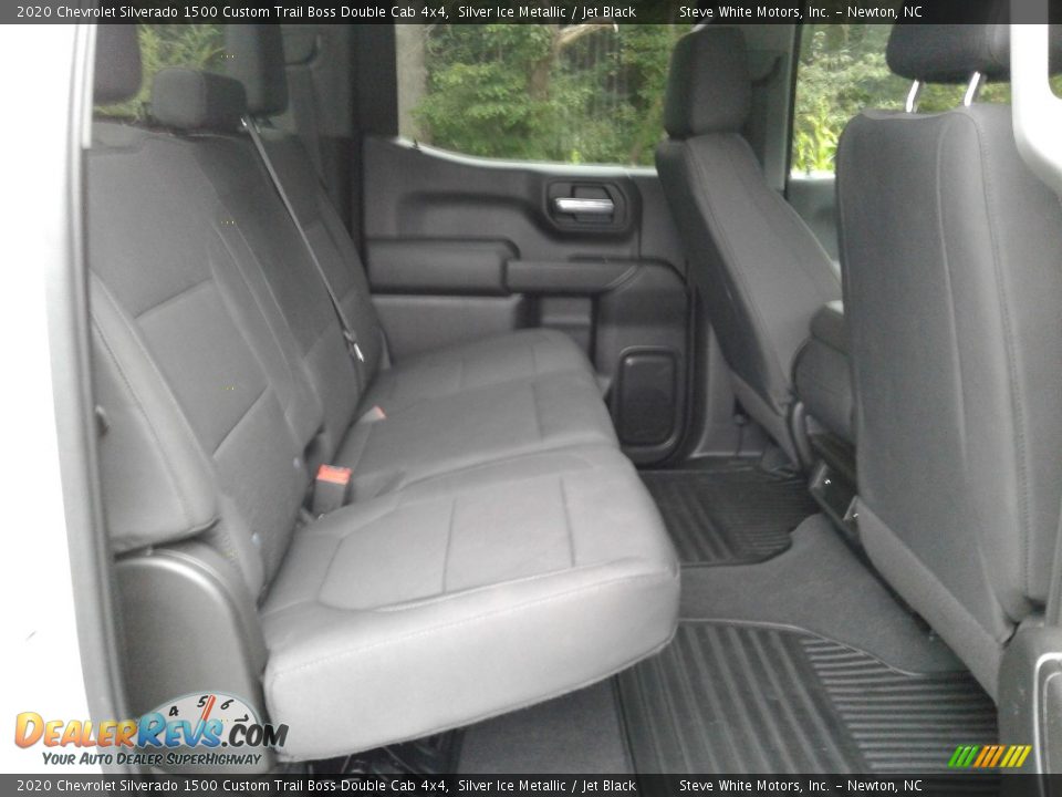 2020 Chevrolet Silverado 1500 Custom Trail Boss Double Cab 4x4 Silver Ice Metallic / Jet Black Photo #16