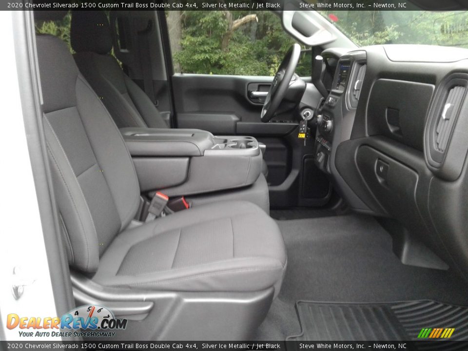 2020 Chevrolet Silverado 1500 Custom Trail Boss Double Cab 4x4 Silver Ice Metallic / Jet Black Photo #17