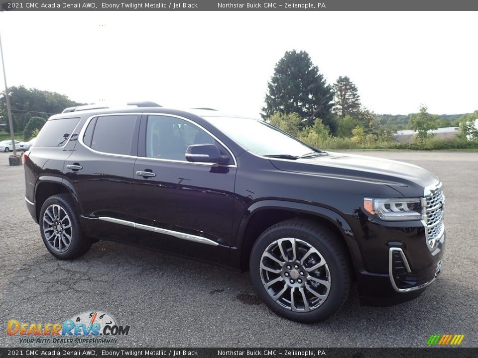 Front 3/4 View of 2021 GMC Acadia Denali AWD Photo #3