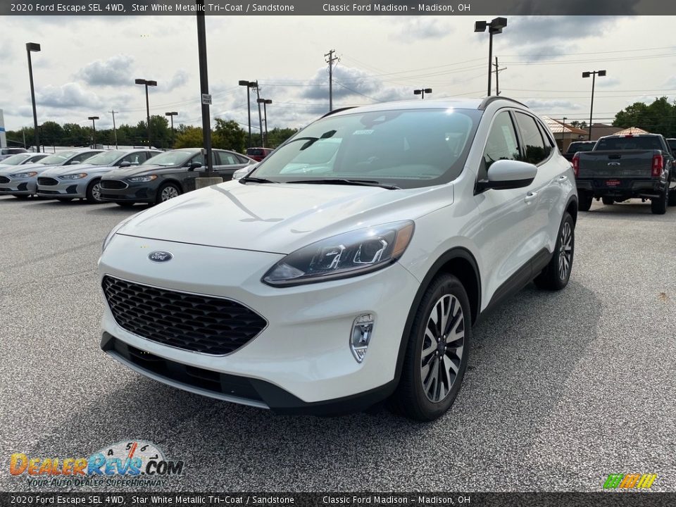 Front 3/4 View of 2020 Ford Escape SEL 4WD Photo #1