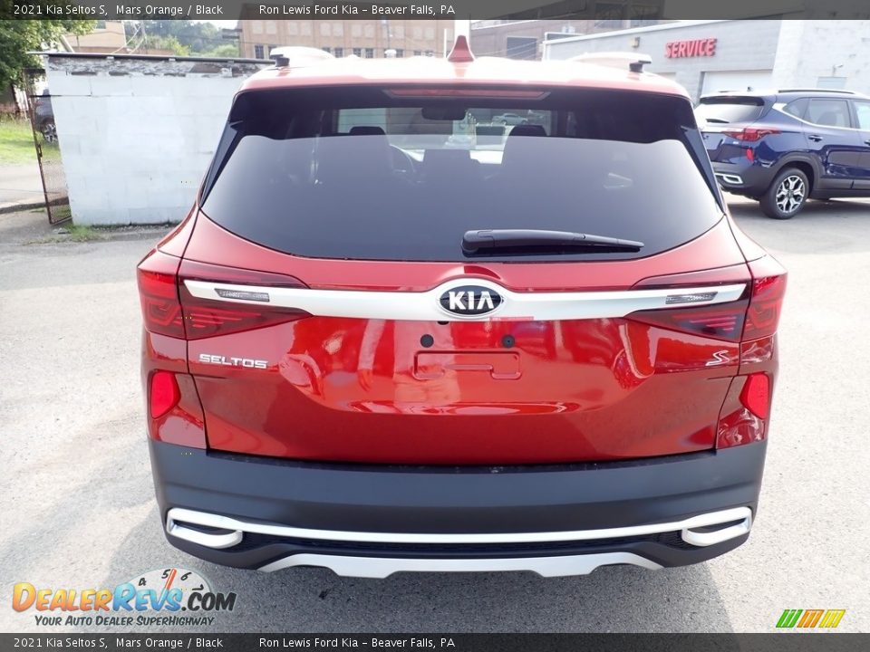 2021 Kia Seltos S Mars Orange / Black Photo #8