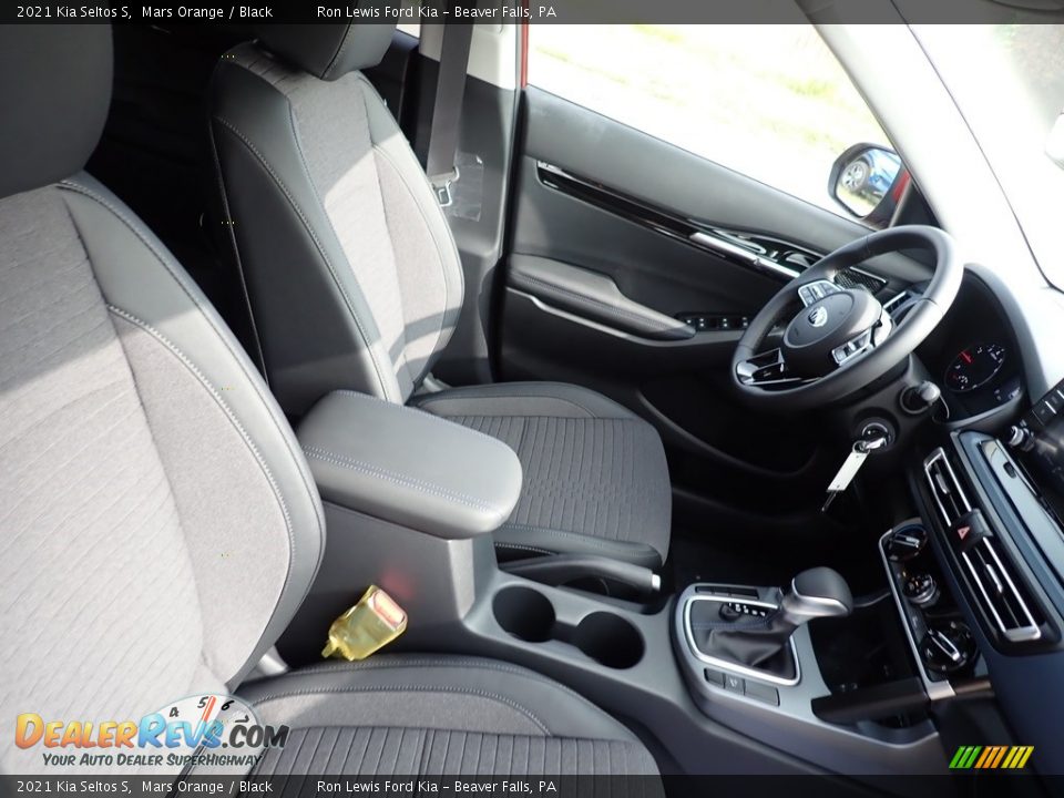 Front Seat of 2021 Kia Seltos S Photo #11