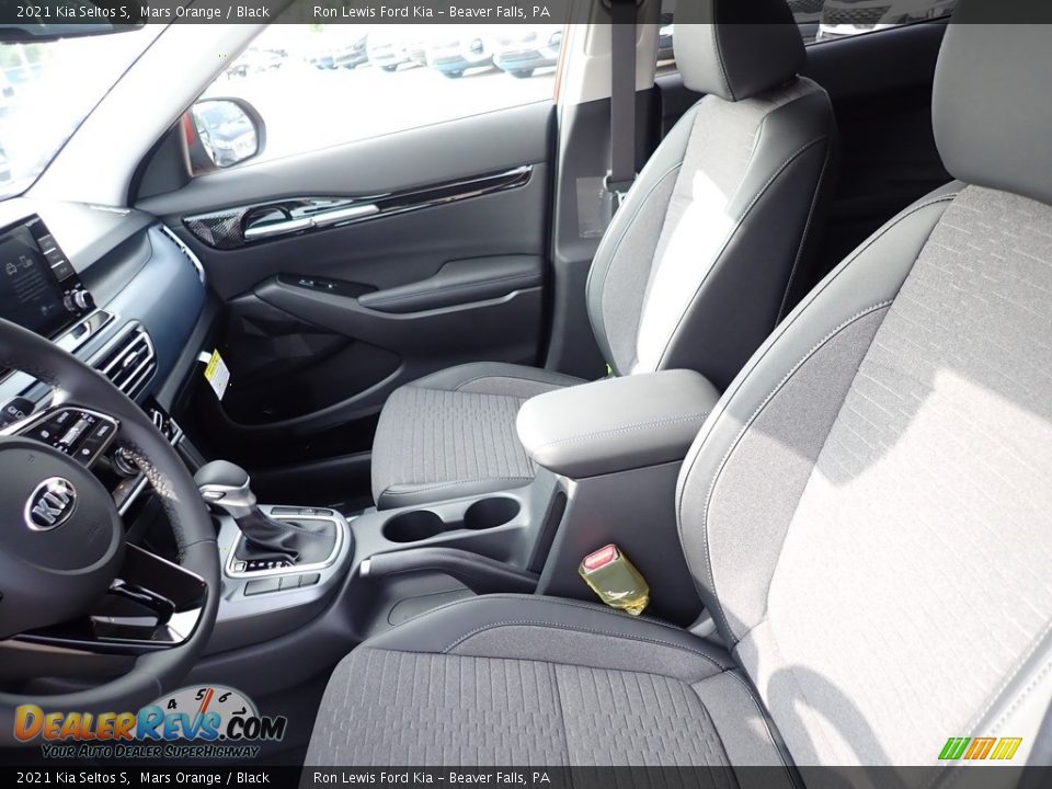 Front Seat of 2021 Kia Seltos S Photo #13