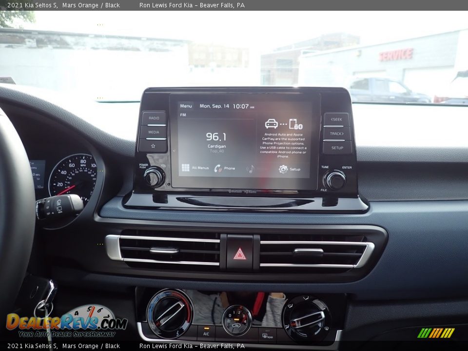 Controls of 2021 Kia Seltos S Photo #16