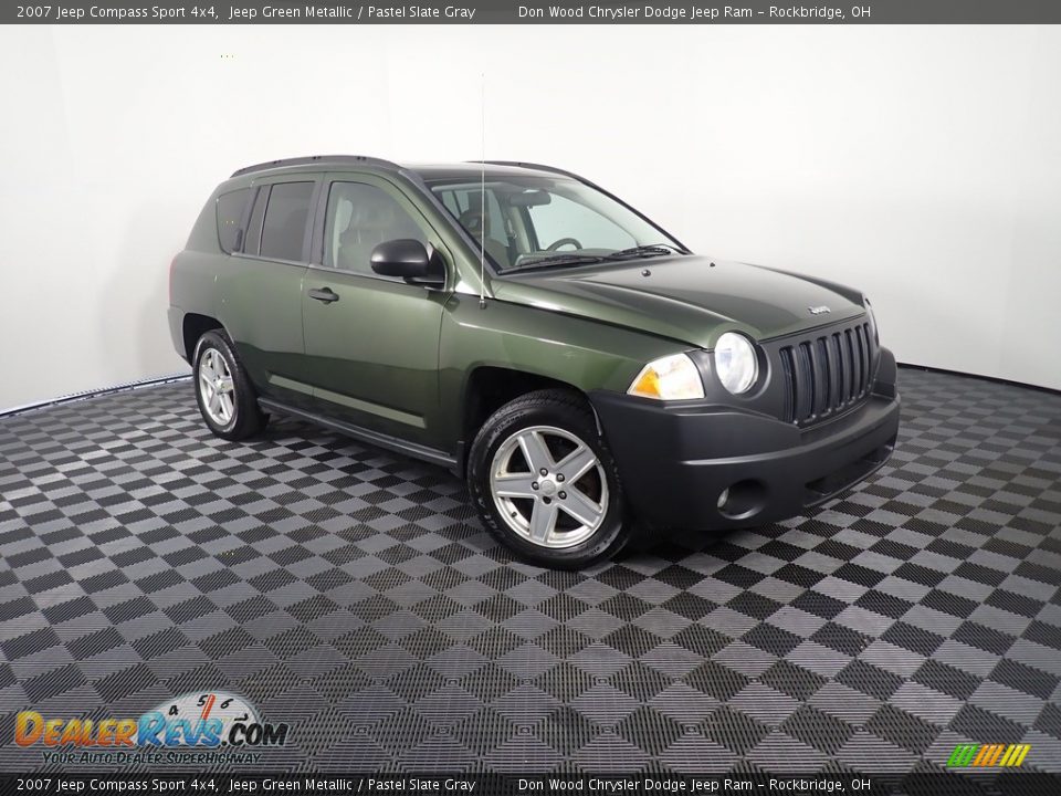 2007 Jeep Compass Sport 4x4 Jeep Green Metallic / Pastel Slate Gray Photo #3