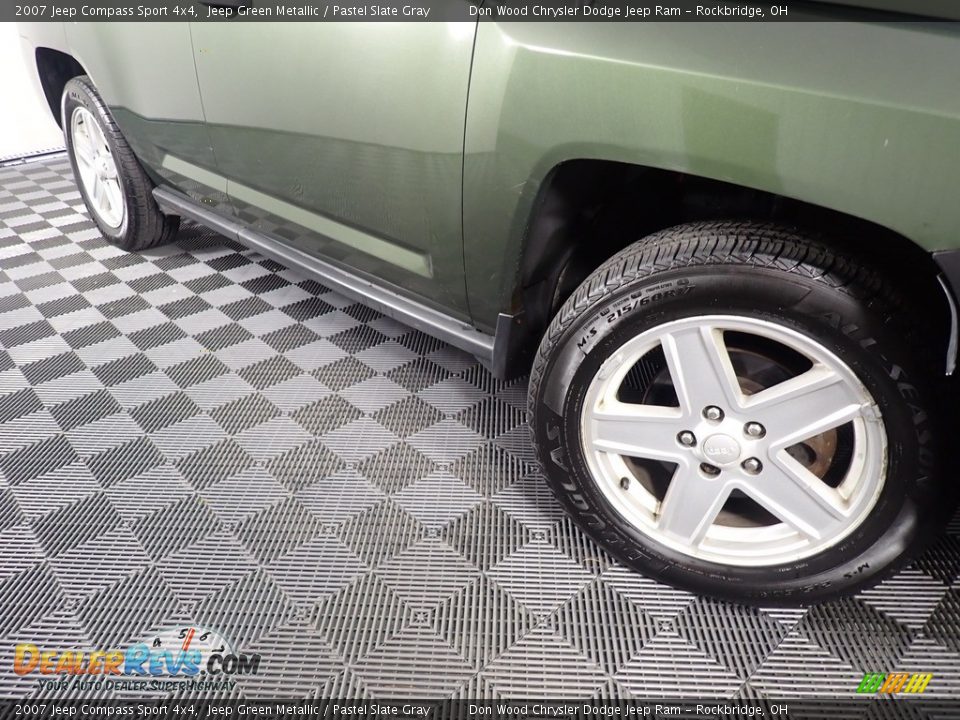 2007 Jeep Compass Sport 4x4 Jeep Green Metallic / Pastel Slate Gray Photo #4