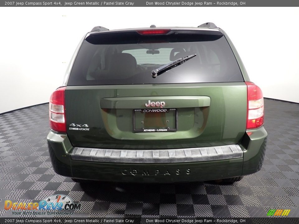 2007 Jeep Compass Sport 4x4 Jeep Green Metallic / Pastel Slate Gray Photo #12