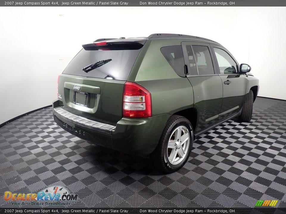 2007 Jeep Compass Sport 4x4 Jeep Green Metallic / Pastel Slate Gray Photo #16