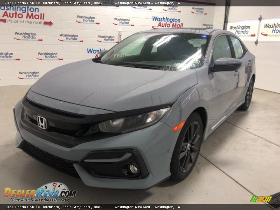 Front 3/4 View of 2021 Honda Civic EX Hatchback Photo #1