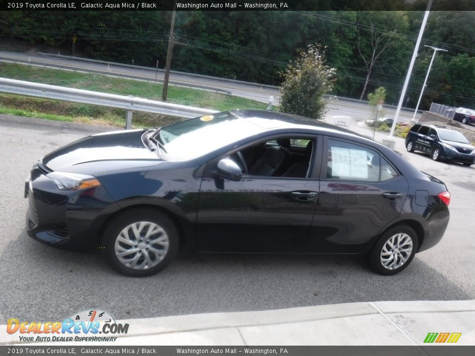 2019 Toyota Corolla LE Galactic Aqua Mica / Black Photo #11