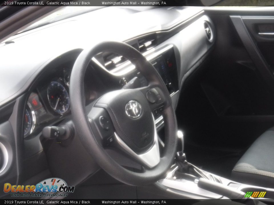 2019 Toyota Corolla LE Galactic Aqua Mica / Black Photo #16