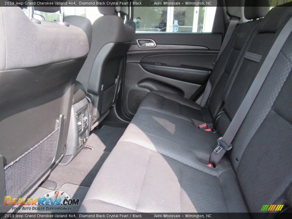 2019 Jeep Grand Cherokee Upland 4x4 Diamond Black Crystal Pearl / Black Photo #10