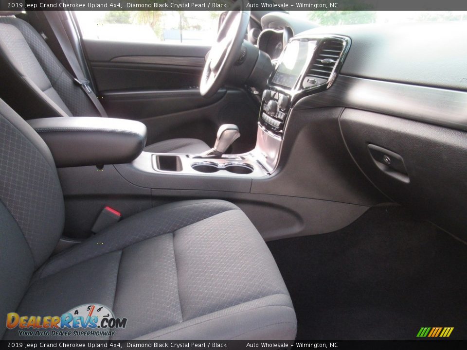 2019 Jeep Grand Cherokee Upland 4x4 Diamond Black Crystal Pearl / Black Photo #11