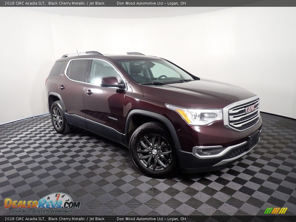 Front 3/4 View of 2018 GMC Acadia SLT Photo #4