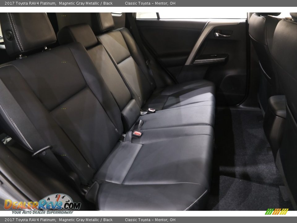 2017 Toyota RAV4 Platinum Magnetic Gray Metallic / Black Photo #14