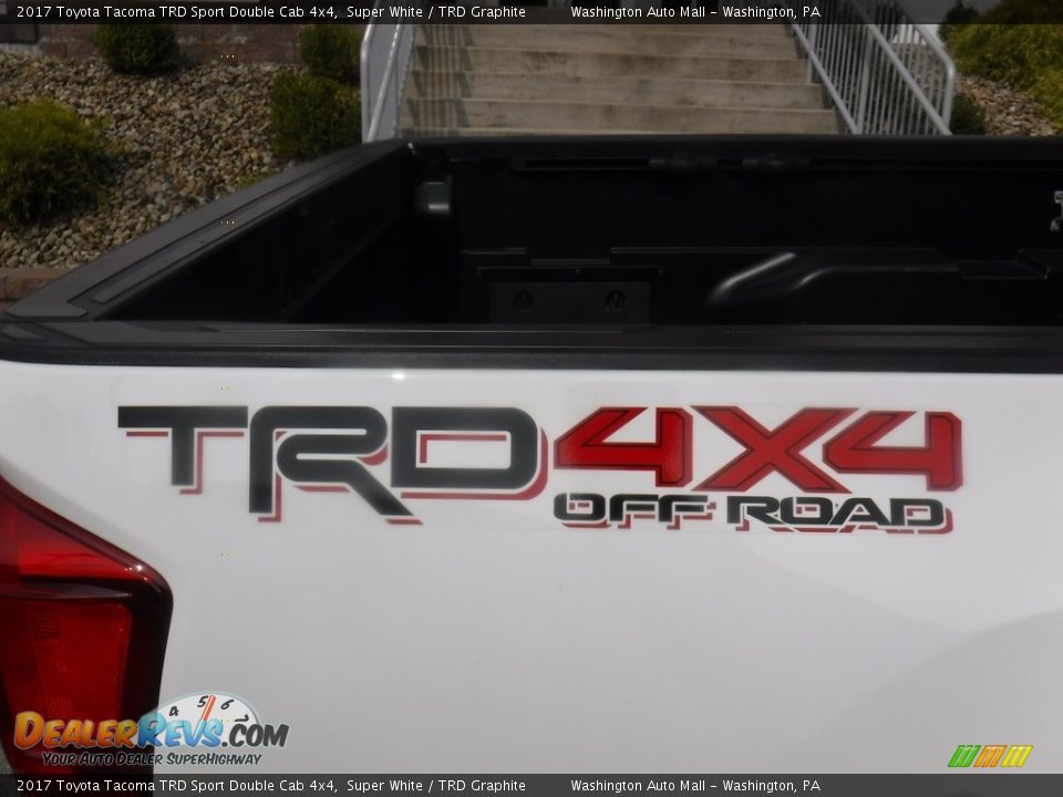 2017 Toyota Tacoma TRD Sport Double Cab 4x4 Super White / TRD Graphite Photo #10