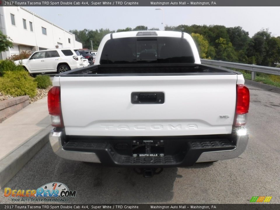 2017 Toyota Tacoma TRD Sport Double Cab 4x4 Super White / TRD Graphite Photo #18