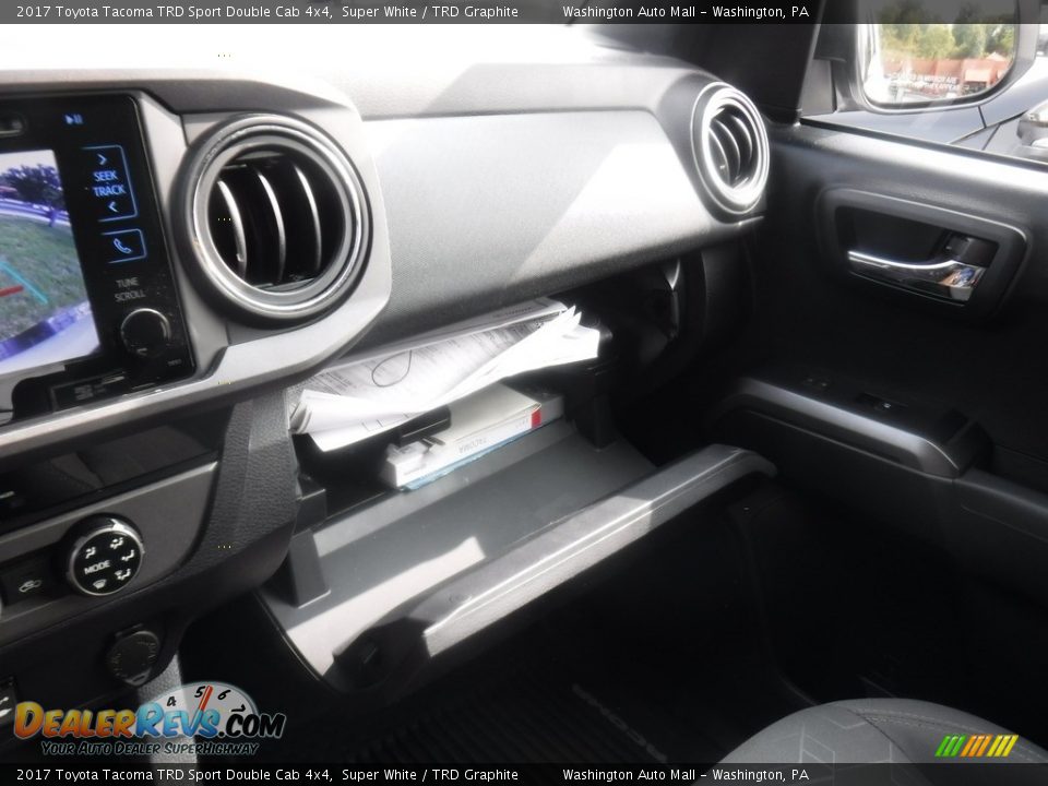 2017 Toyota Tacoma TRD Sport Double Cab 4x4 Super White / TRD Graphite Photo #28