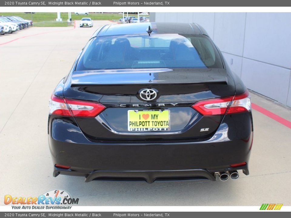 2020 Toyota Camry SE Midnight Black Metallic / Black Photo #7