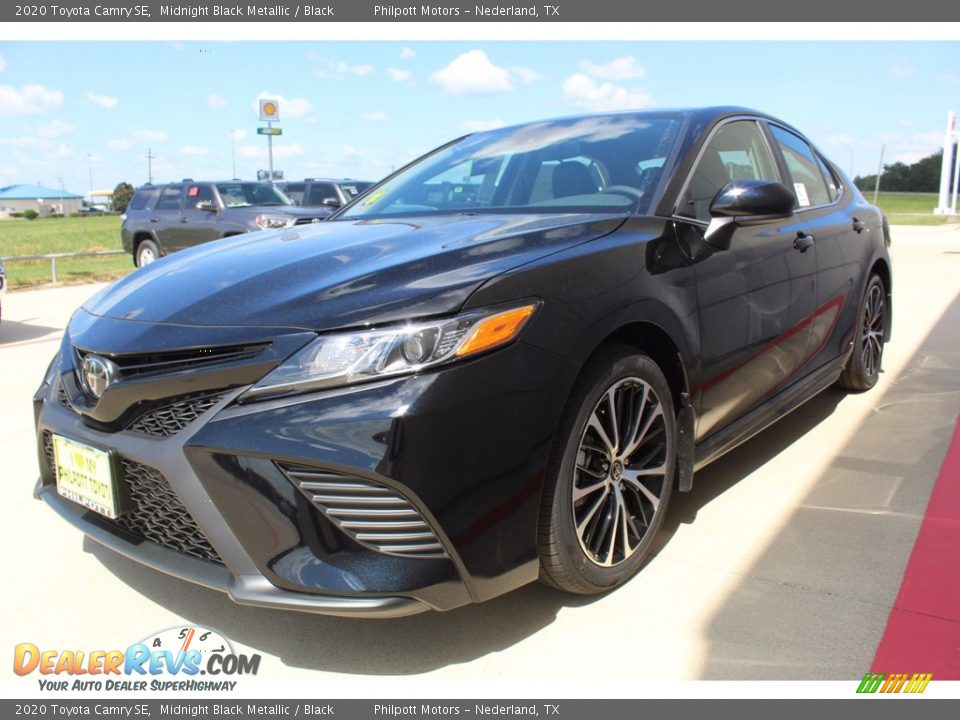 2020 Toyota Camry SE Midnight Black Metallic / Black Photo #4