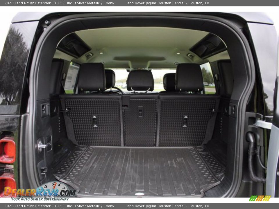 2020 Land Rover Defender 110 SE Trunk Photo #30