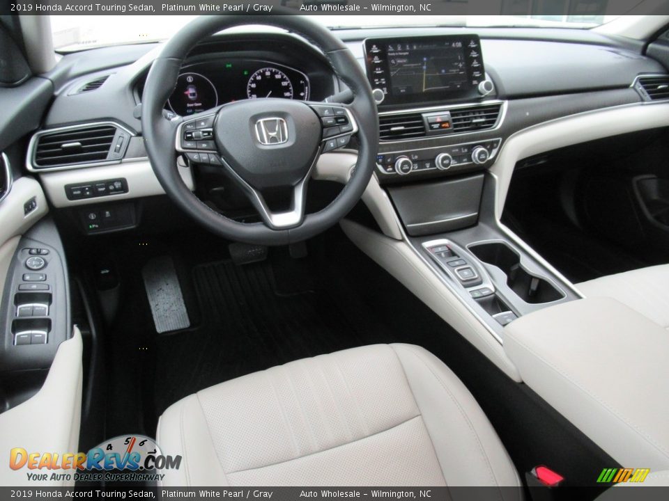 2019 Honda Accord Touring Sedan Platinum White Pearl / Gray Photo #14