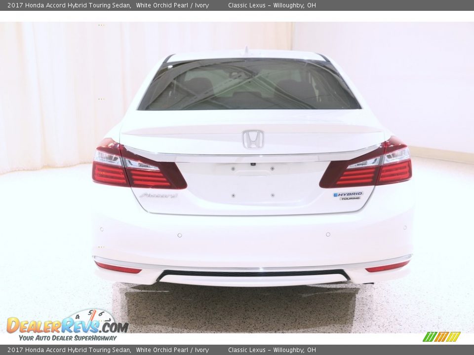 2017 Honda Accord Hybrid Touring Sedan White Orchid Pearl / Ivory Photo #21