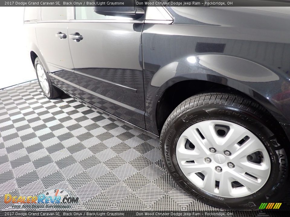 2017 Dodge Grand Caravan SE Black Onyx / Black/Light Graystone Photo #4
