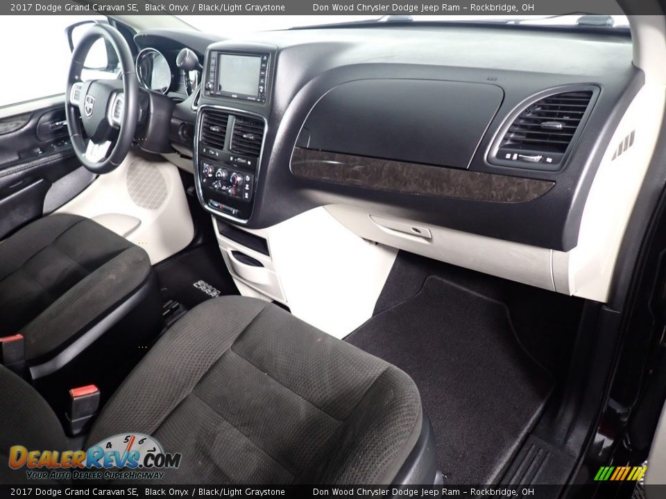 2017 Dodge Grand Caravan SE Black Onyx / Black/Light Graystone Photo #31