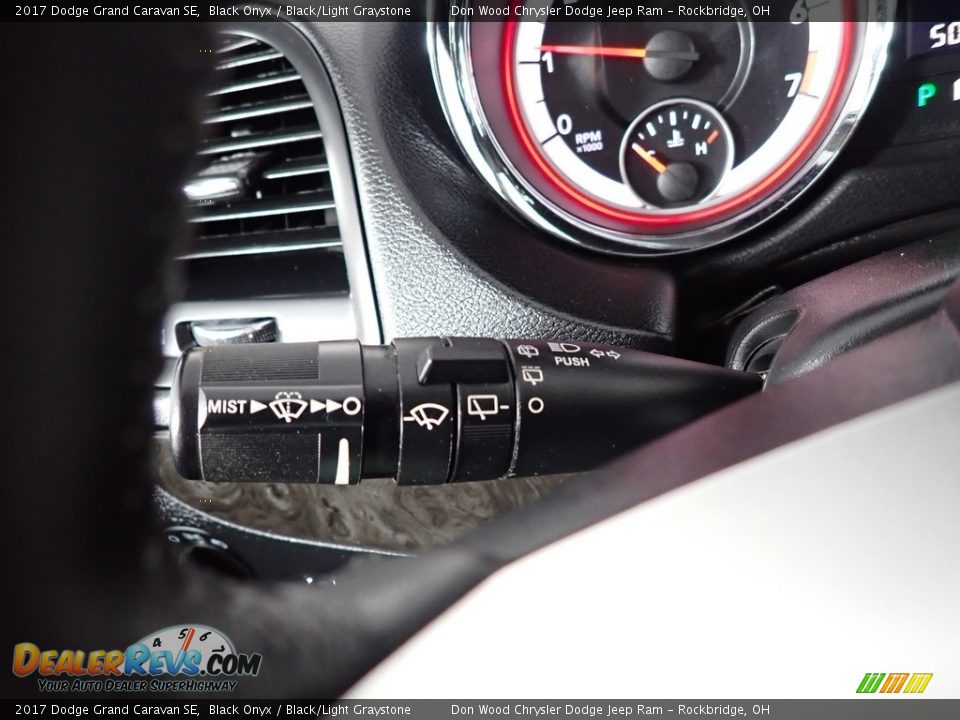 2017 Dodge Grand Caravan SE Black Onyx / Black/Light Graystone Photo #34