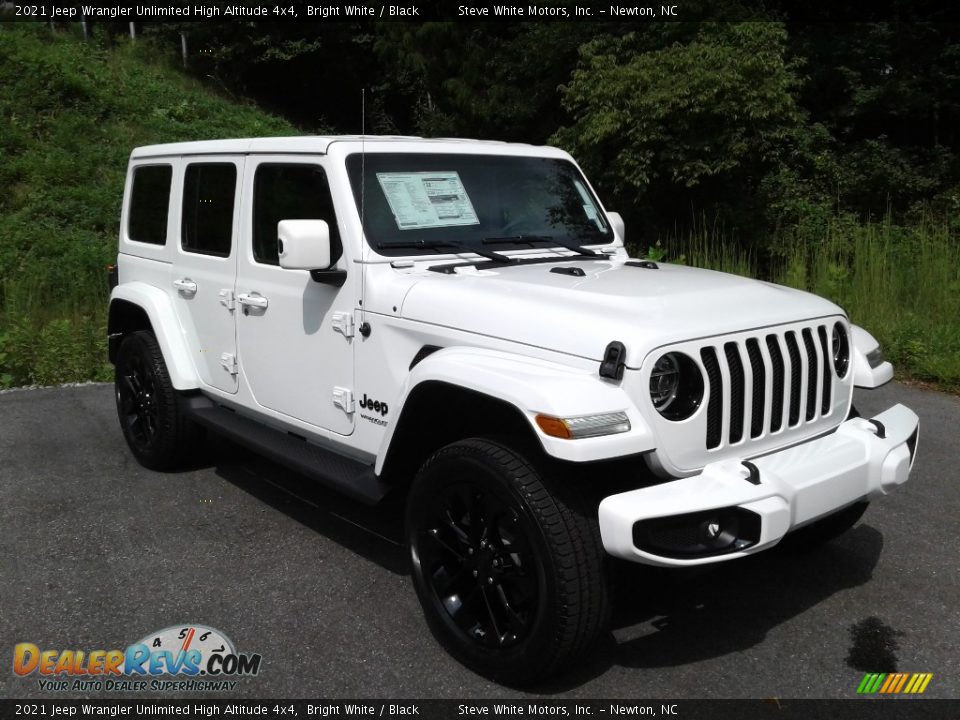 Front 3/4 View of 2021 Jeep Wrangler Unlimited High Altitude 4x4 Photo #4