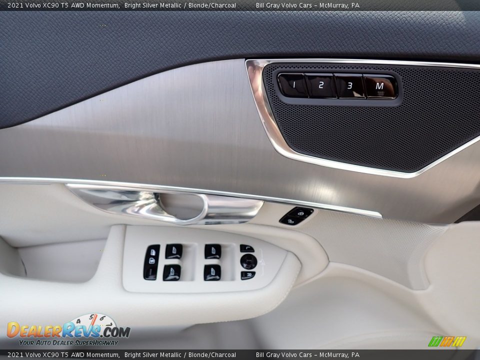 2021 Volvo XC90 T5 AWD Momentum Bright Silver Metallic / Blonde/Charcoal Photo #10