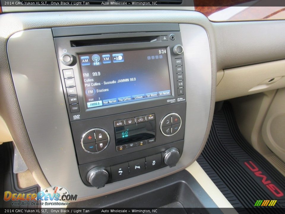 Controls of 2014 GMC Yukon XL SLT Photo #17