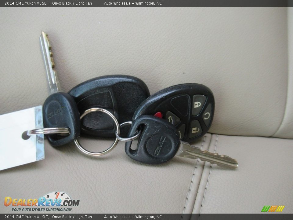 Keys of 2014 GMC Yukon XL SLT Photo #20