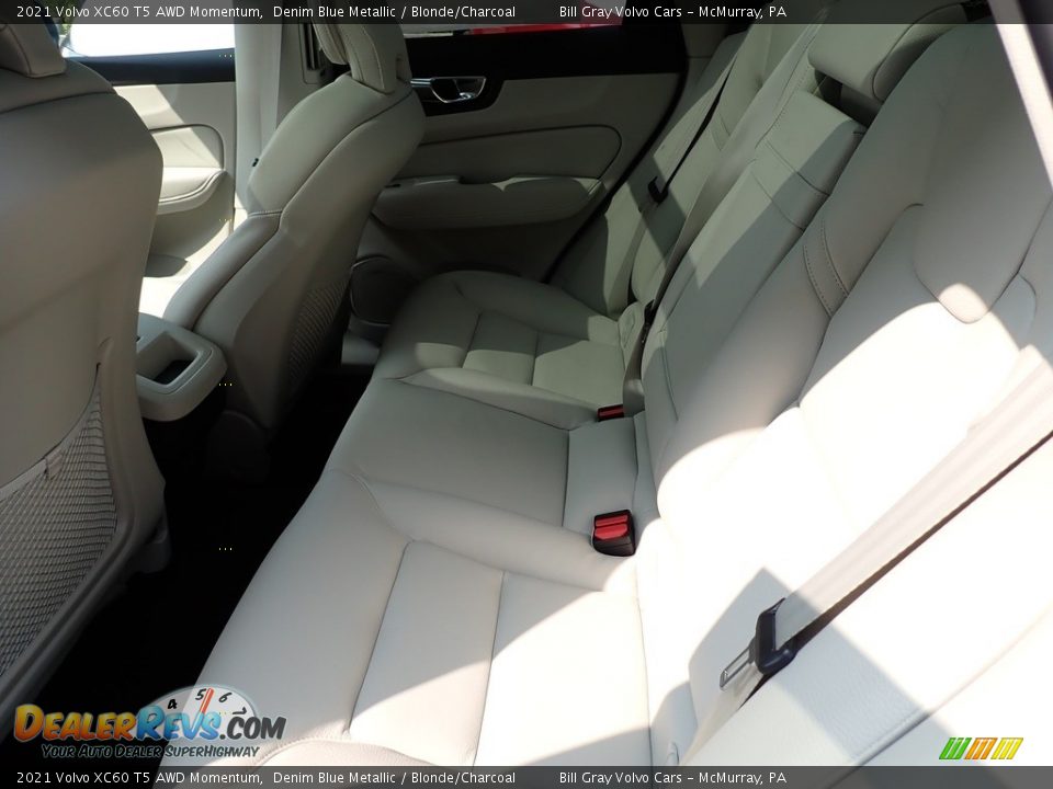 2021 Volvo XC60 T5 AWD Momentum Denim Blue Metallic / Blonde/Charcoal Photo #8