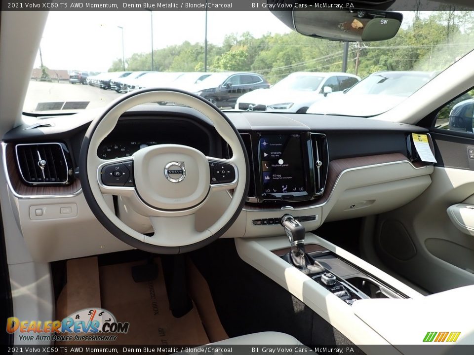 Front Seat of 2021 Volvo XC60 T5 AWD Momentum Photo #9