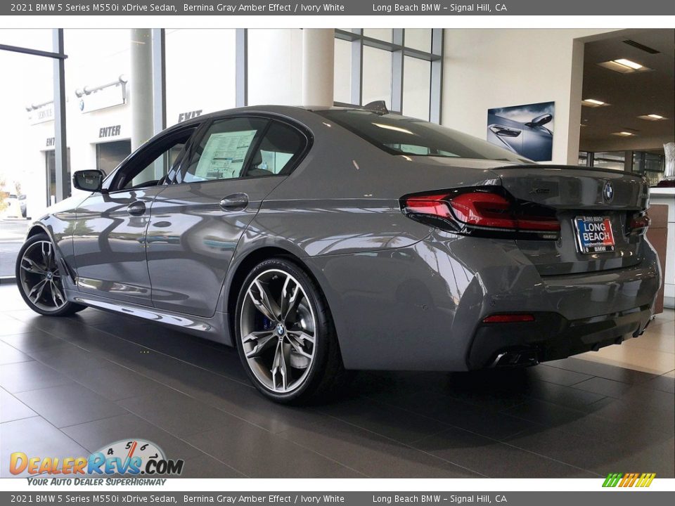 Bernina Gray Amber Effect 2021 BMW 5 Series M550i xDrive Sedan Photo #3