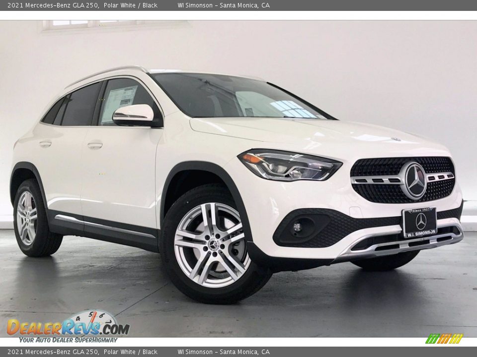 Front 3/4 View of 2021 Mercedes-Benz GLA 250 Photo #10
