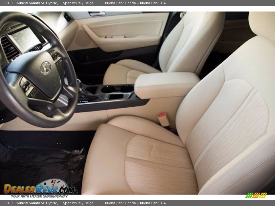 Beige Interior - 2017 Hyundai Sonata SE Hybrid Photo #3