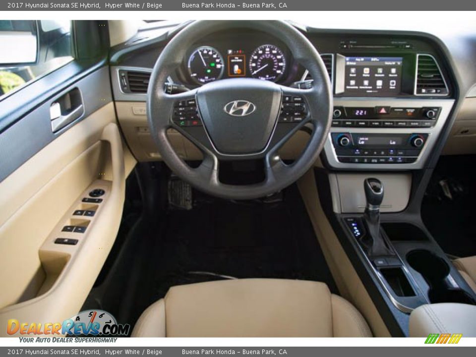 Dashboard of 2017 Hyundai Sonata SE Hybrid Photo #5