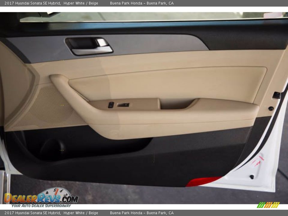 Door Panel of 2017 Hyundai Sonata SE Hybrid Photo #34