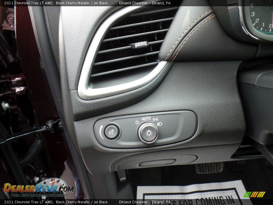 Controls of 2021 Chevrolet Trax LT AWD Photo #20