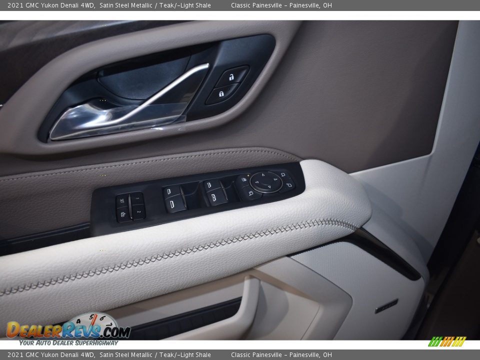 Door Panel of 2021 GMC Yukon Denali 4WD Photo #10