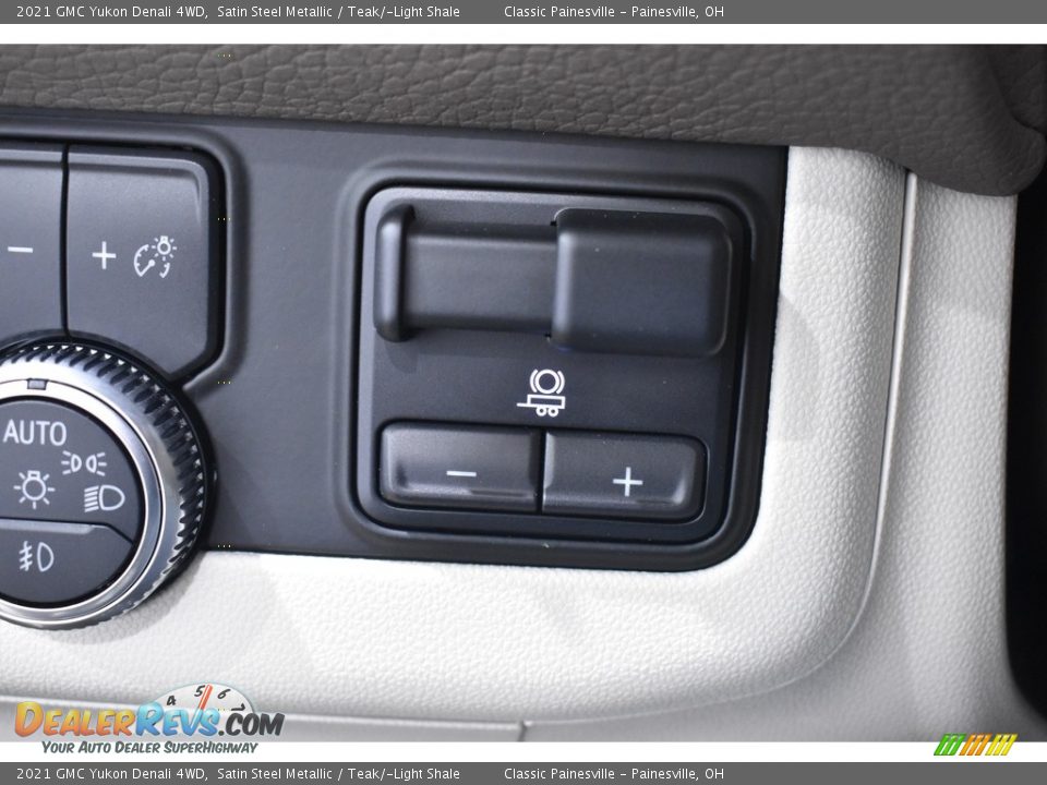 Controls of 2021 GMC Yukon Denali 4WD Photo #13