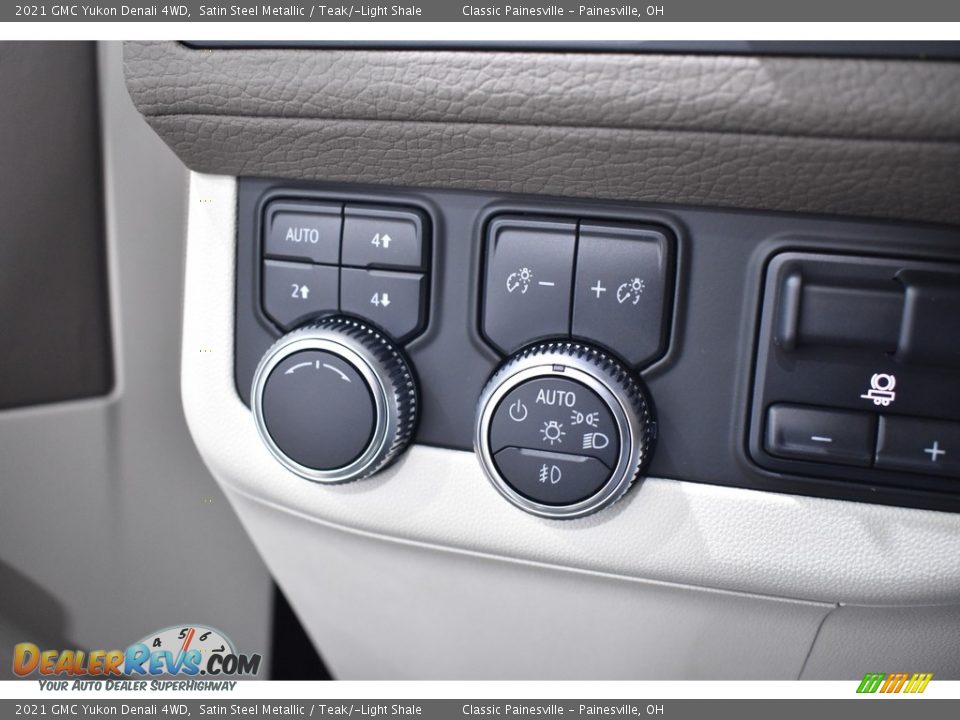 Controls of 2021 GMC Yukon Denali 4WD Photo #14